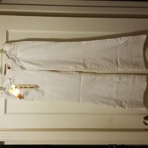 Beautiful New Women's White wide leg Pants Size low rise